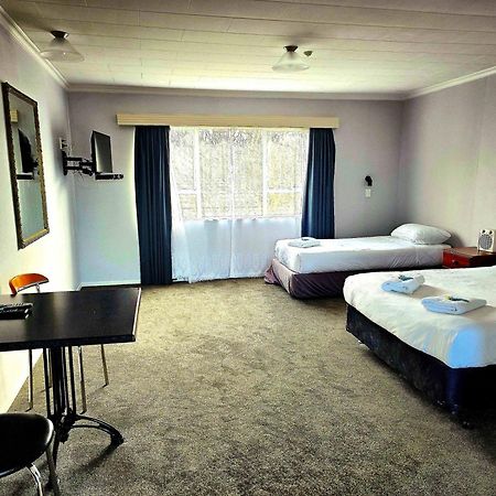 Putaruru Arms Motor Inn מראה חיצוני תמונה