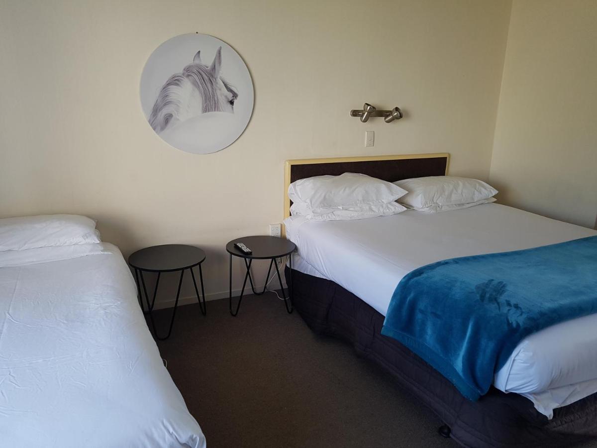 Putaruru Arms Motor Inn מראה חיצוני תמונה